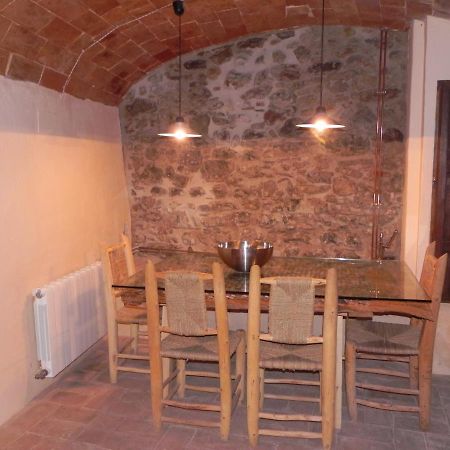 BAIX EMPORDÀ. Increíble casa en pueblo medieval Cruïlles Extérieur photo