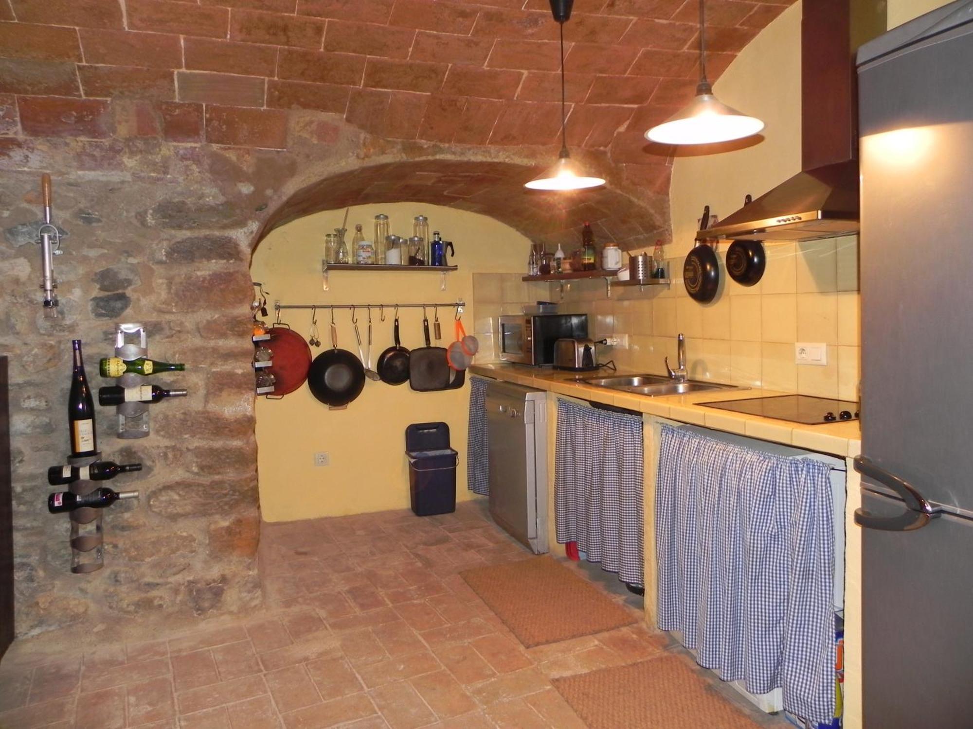 BAIX EMPORDÀ. Increíble casa en pueblo medieval Cruïlles Extérieur photo